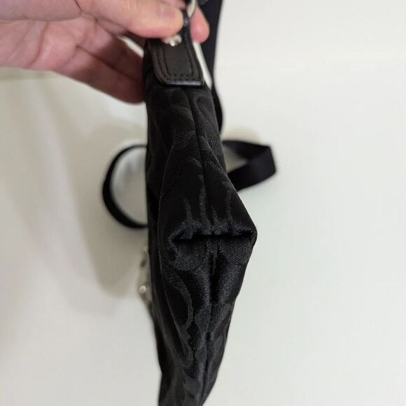 Coach Poppy Black Signature Swingpack Purse Crossbody Adjustable Strap - Picture 7 of 11